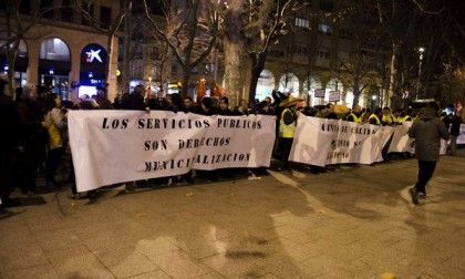 concentración de trabajadores de auzsa en huelga