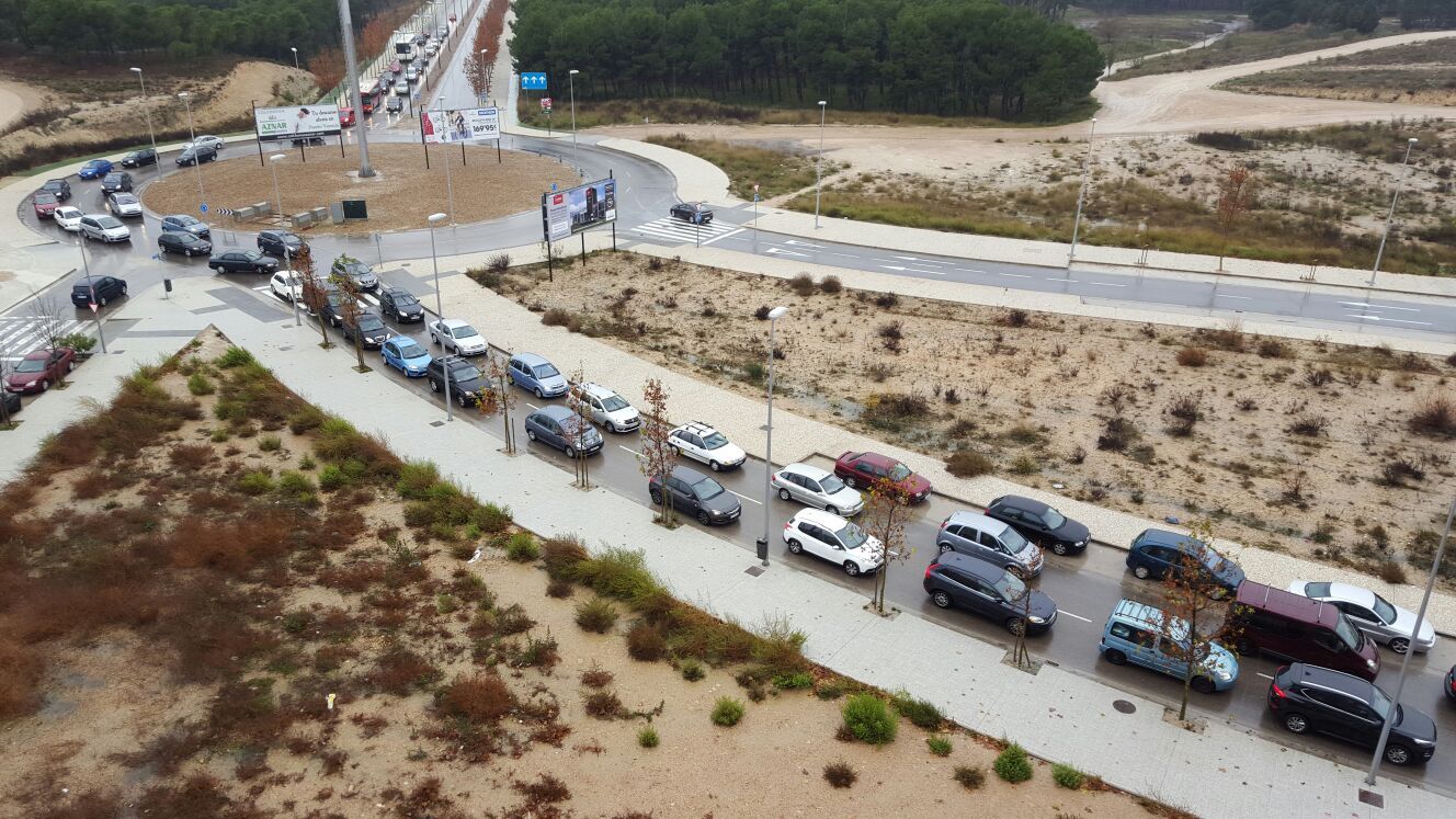 El Pleno pide consenso vecinal y aplaza la reforma de los accesos a Parque Venecia