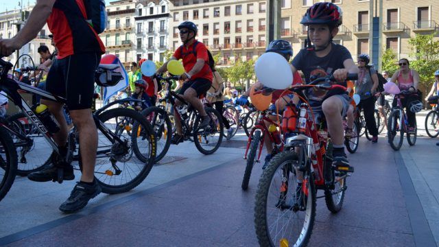 La décima bicicletada escolar reclama una ciudad «más verde y cívica»