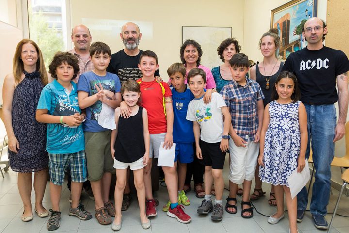 alumnos del pleno infantil con la concejal Luisa Broto