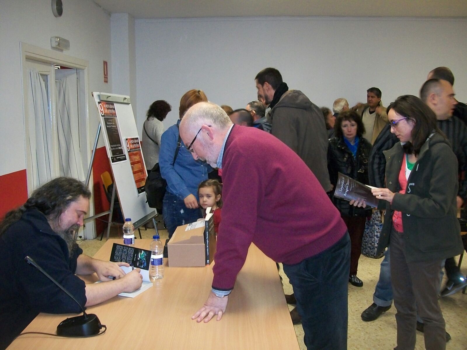 Joan Rosell puso un gran cierre a las Jornadas de Otoño con su libro ‘Leyendas del Aragón Demonio’