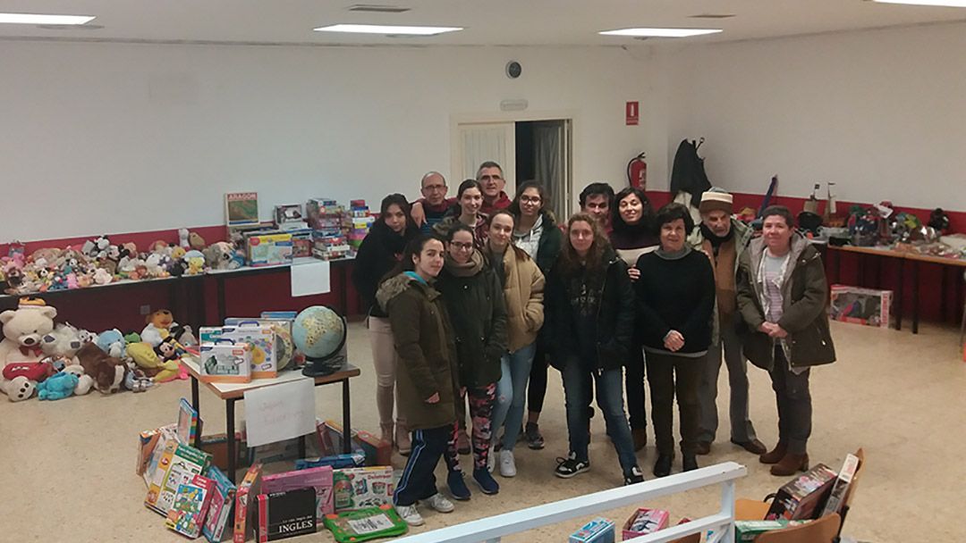 La IV Noche Mágica lleva juguetes a los niños de Torrero-La Paz