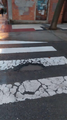 Gran deterioro del asfaltado en varios puntos de La Paz item-thumbnail